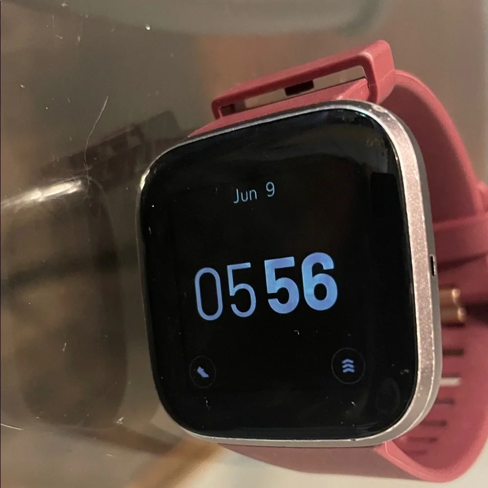 Fitbit versa 2 Smartwatch with Pink Strap